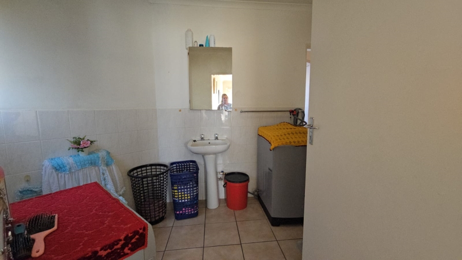 2 Bedroom Property for Sale in Dorandia Gauteng