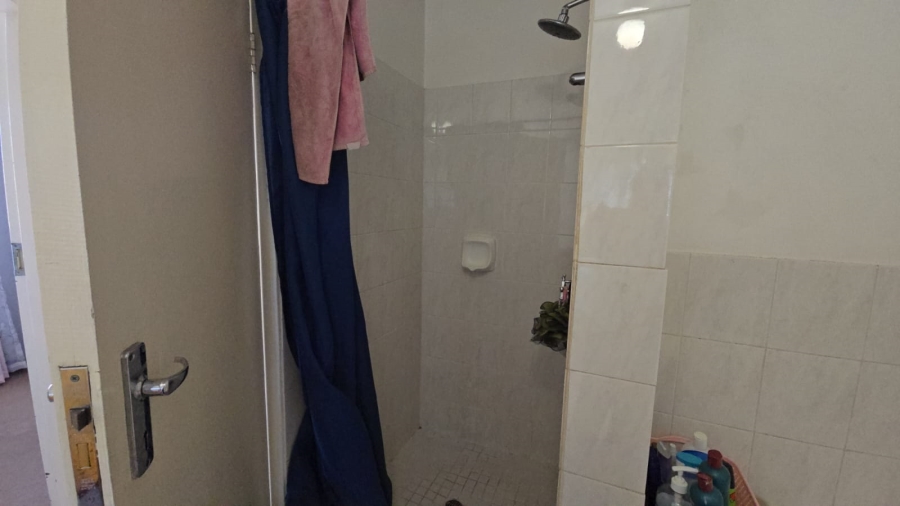 2 Bedroom Property for Sale in Dorandia Gauteng