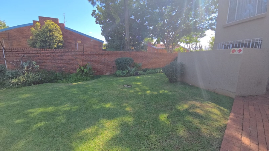 2 Bedroom Property for Sale in Dorandia Gauteng
