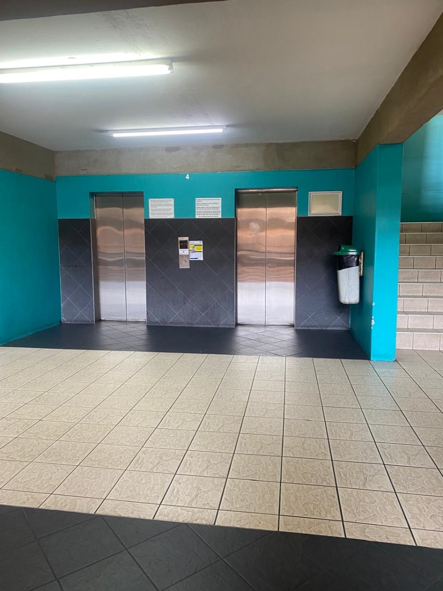 1 Bedroom Property for Sale in Braamfontein Werf Gauteng