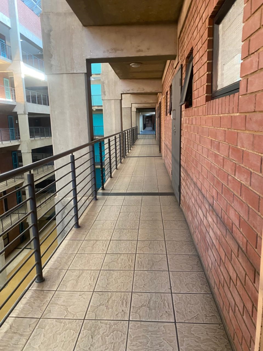 1 Bedroom Property for Sale in Braamfontein Werf Gauteng