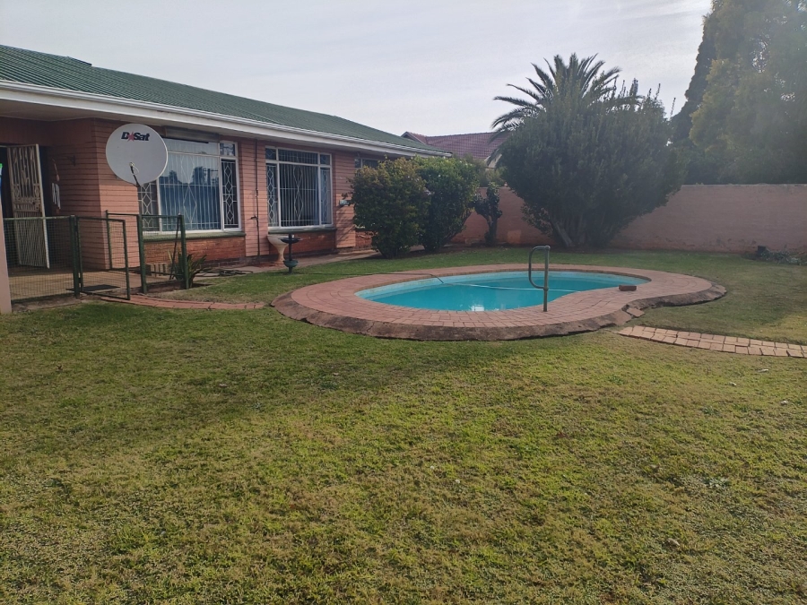 4 Bedroom Property for Sale in Casseldale Gauteng