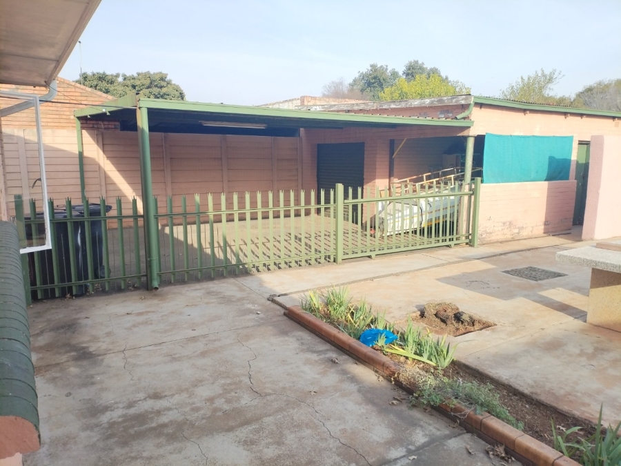 4 Bedroom Property for Sale in Casseldale Gauteng