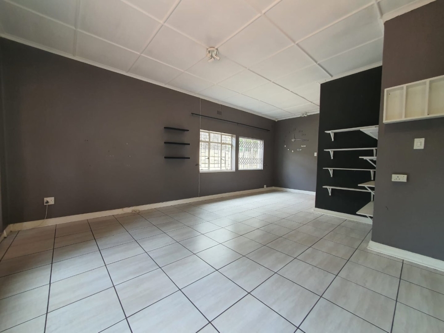 To Let 3 Bedroom Property for Rent in Victoria Gauteng