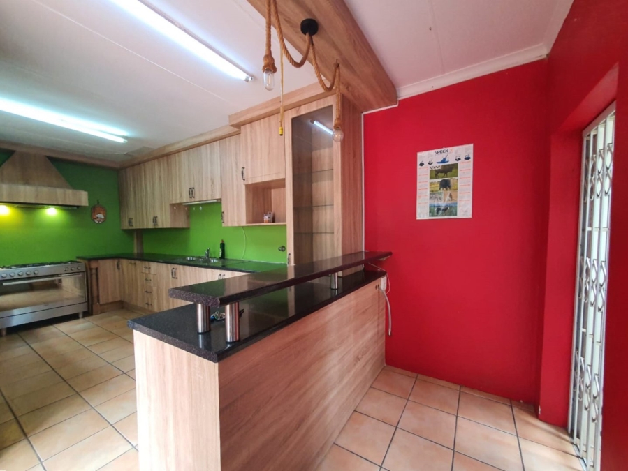 To Let 3 Bedroom Property for Rent in Victoria Gauteng