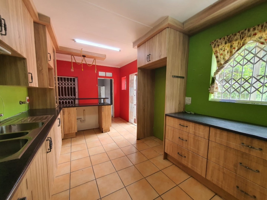 To Let 3 Bedroom Property for Rent in Victoria Gauteng