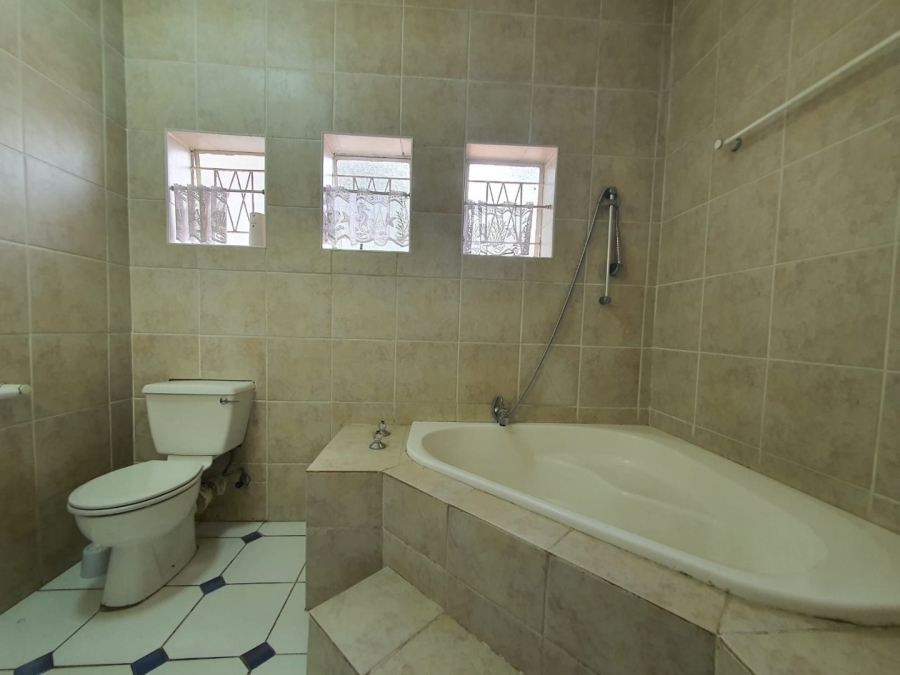 To Let 3 Bedroom Property for Rent in Victoria Gauteng