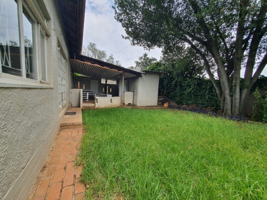To Let 3 Bedroom Property for Rent in Victoria Gauteng