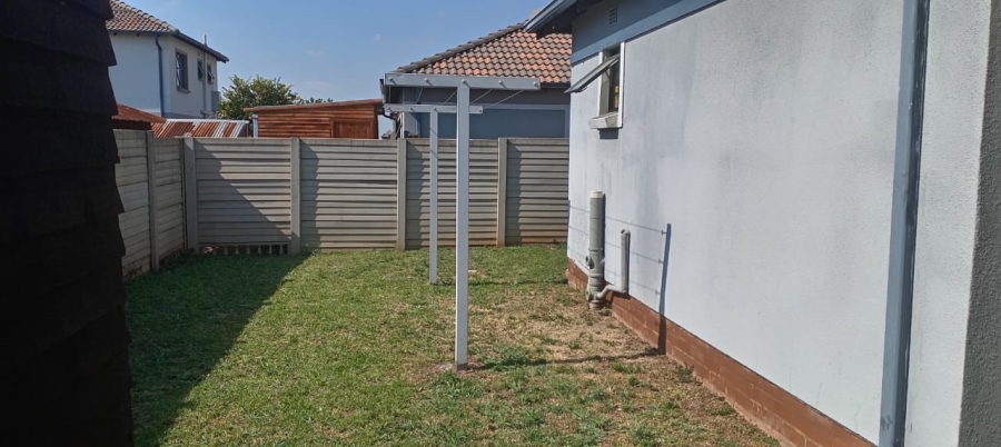 3 Bedroom Property for Sale in Andeon Gauteng