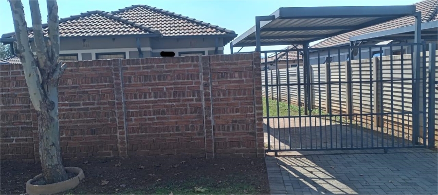 3 Bedroom Property for Sale in Andeon Gauteng