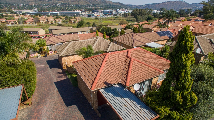 2 Bedroom Property for Sale in Wilgeheuwel Gauteng
