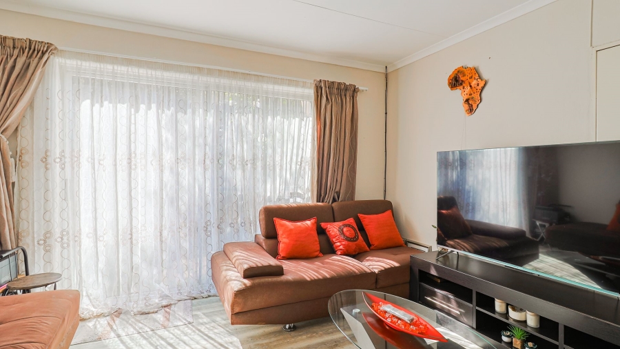 2 Bedroom Property for Sale in Wilgeheuwel Gauteng