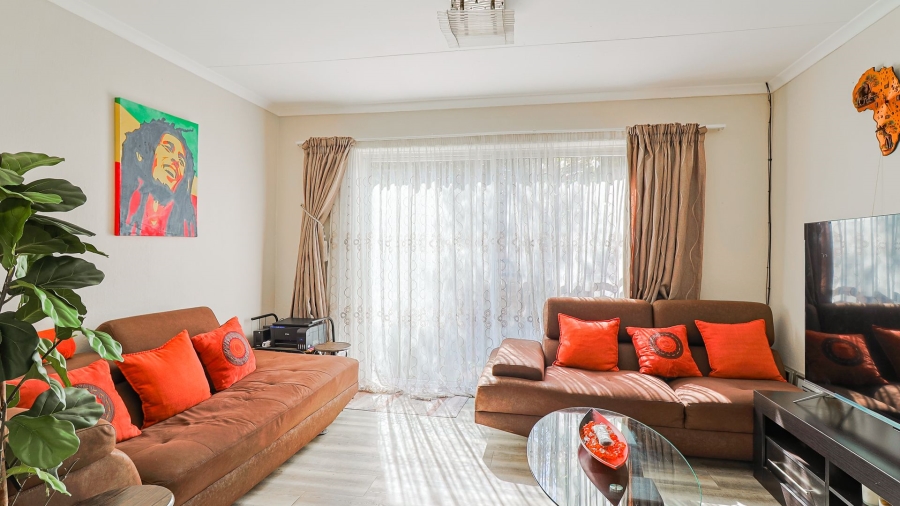 2 Bedroom Property for Sale in Wilgeheuwel Gauteng