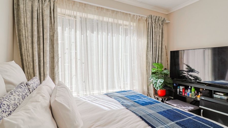 2 Bedroom Property for Sale in Wilgeheuwel Gauteng