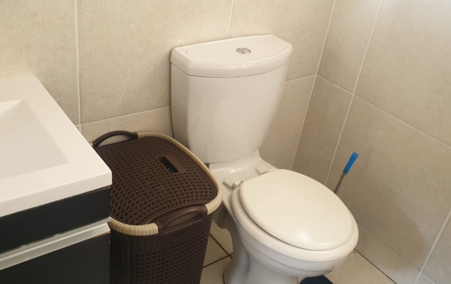 To Let 2 Bedroom Property for Rent in Greenstone Hill Gauteng