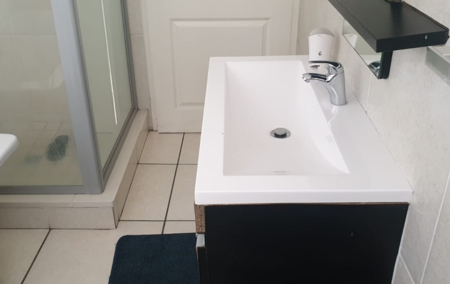 To Let 2 Bedroom Property for Rent in Greenstone Hill Gauteng