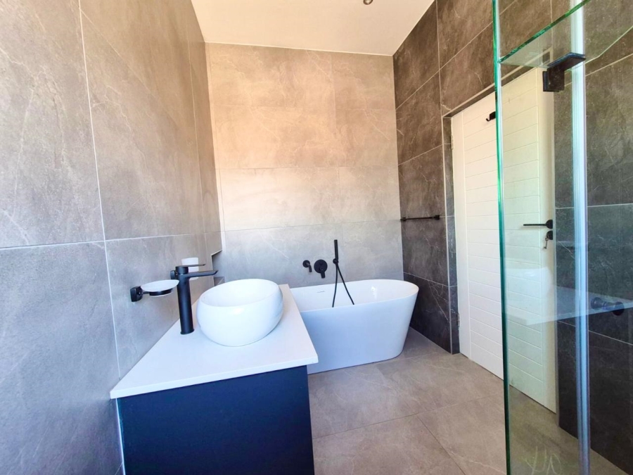 4 Bedroom Property for Sale in Fountainbrook Estate Gauteng