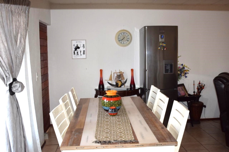 2 Bedroom Property for Sale in Kew Gauteng