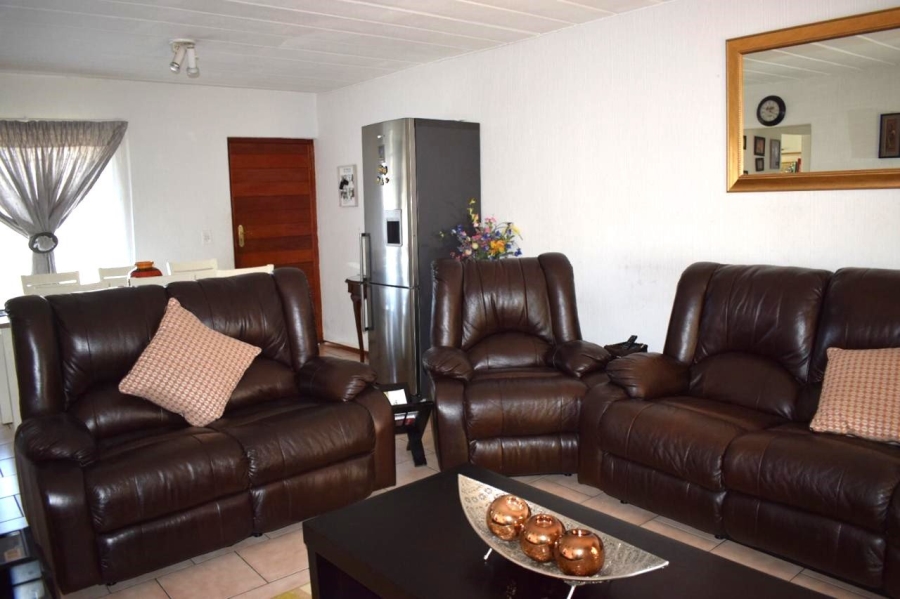 2 Bedroom Property for Sale in Kew Gauteng