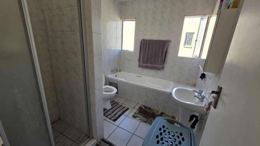 3 Bedroom Property for Sale in Magalieskruin Gauteng