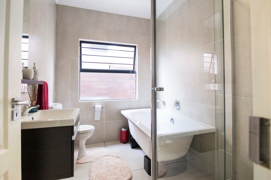 2 Bedroom Property for Sale in Fourways Gauteng