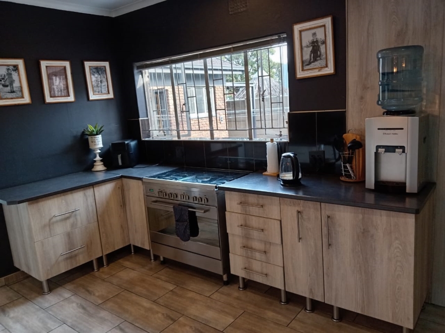 4 Bedroom Property for Sale in Vanderbijlpark SE 2 Gauteng