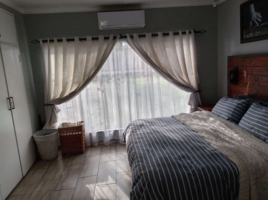 4 Bedroom Property for Sale in Vanderbijlpark SE 2 Gauteng