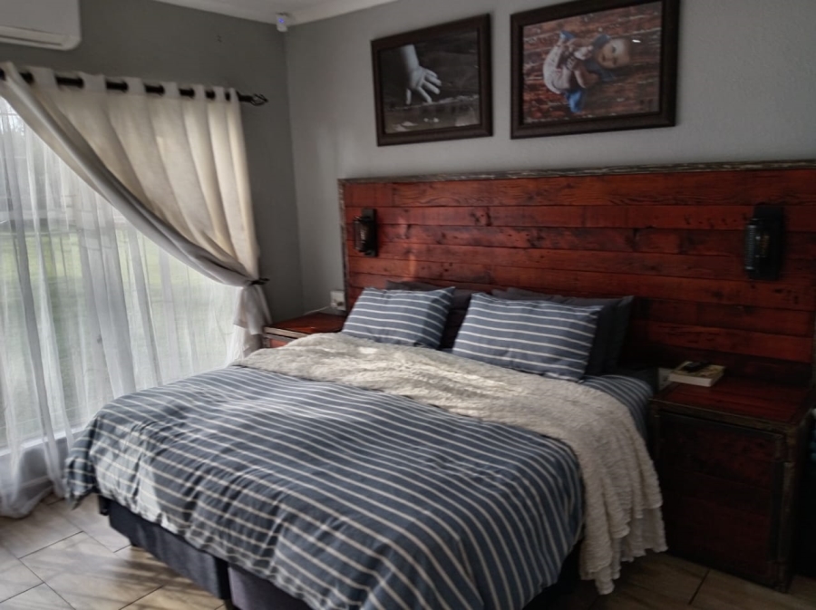 4 Bedroom Property for Sale in Vanderbijlpark SE 2 Gauteng