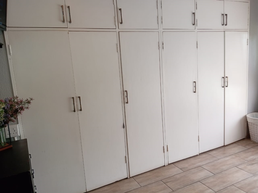 4 Bedroom Property for Sale in Vanderbijlpark SE 2 Gauteng