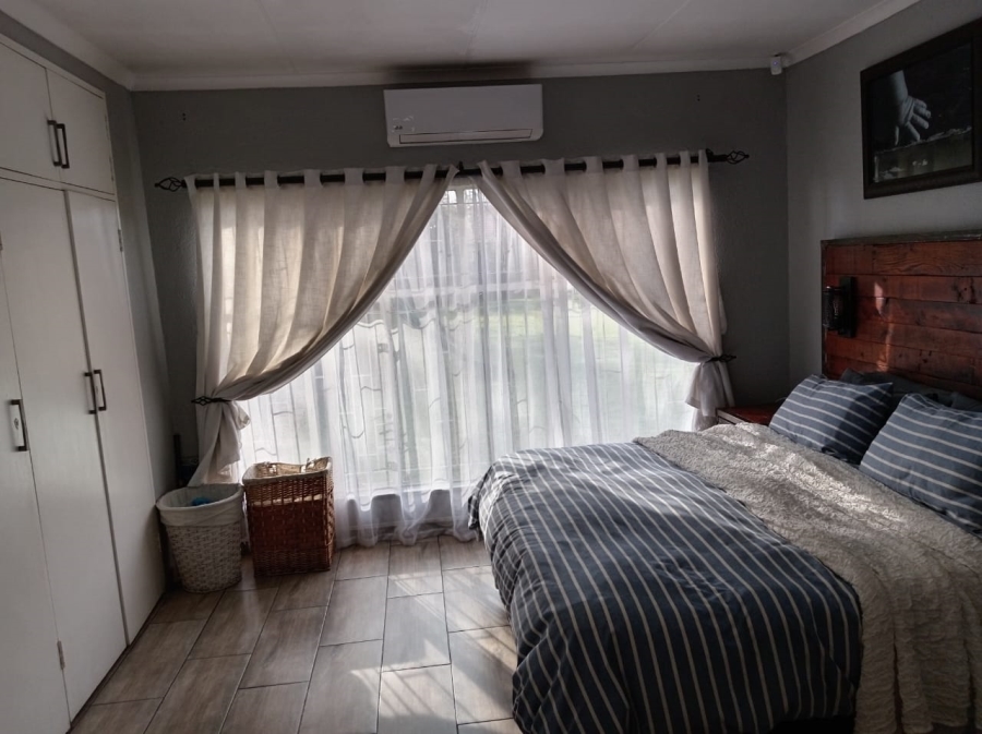 4 Bedroom Property for Sale in Vanderbijlpark SE 2 Gauteng