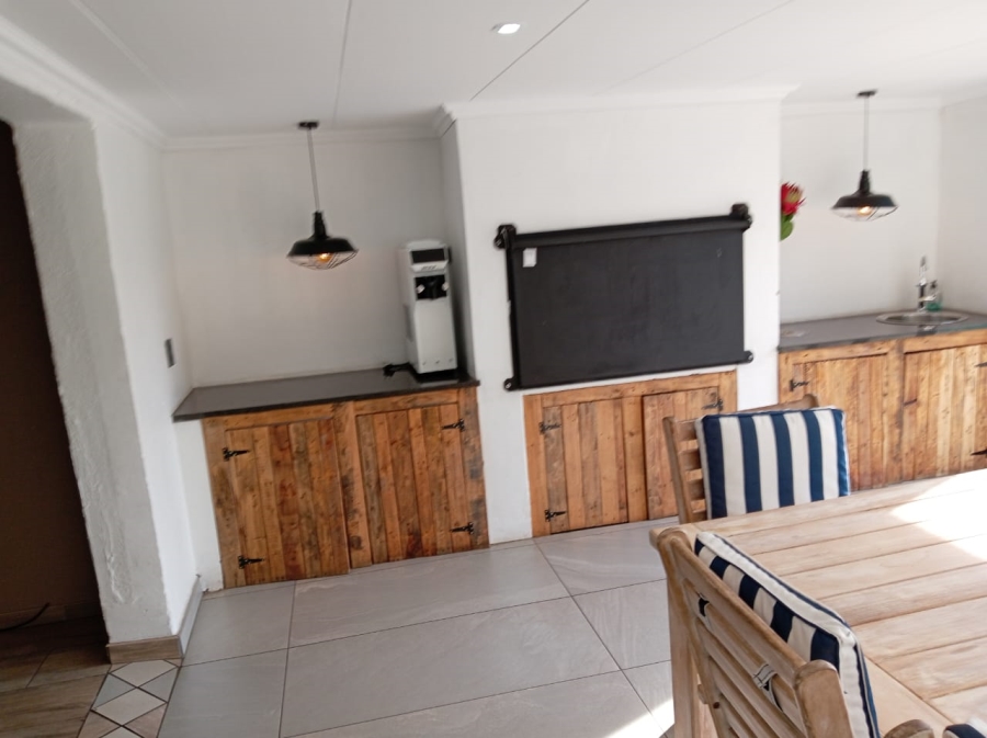 4 Bedroom Property for Sale in Vanderbijlpark SE 2 Gauteng