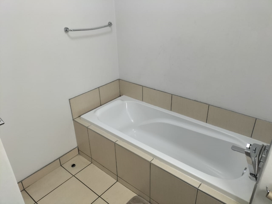 2 Bedroom Property for Sale in Halfway Gardens Gauteng