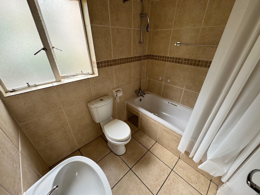 2 Bedroom Property for Sale in Glen Marais Gauteng