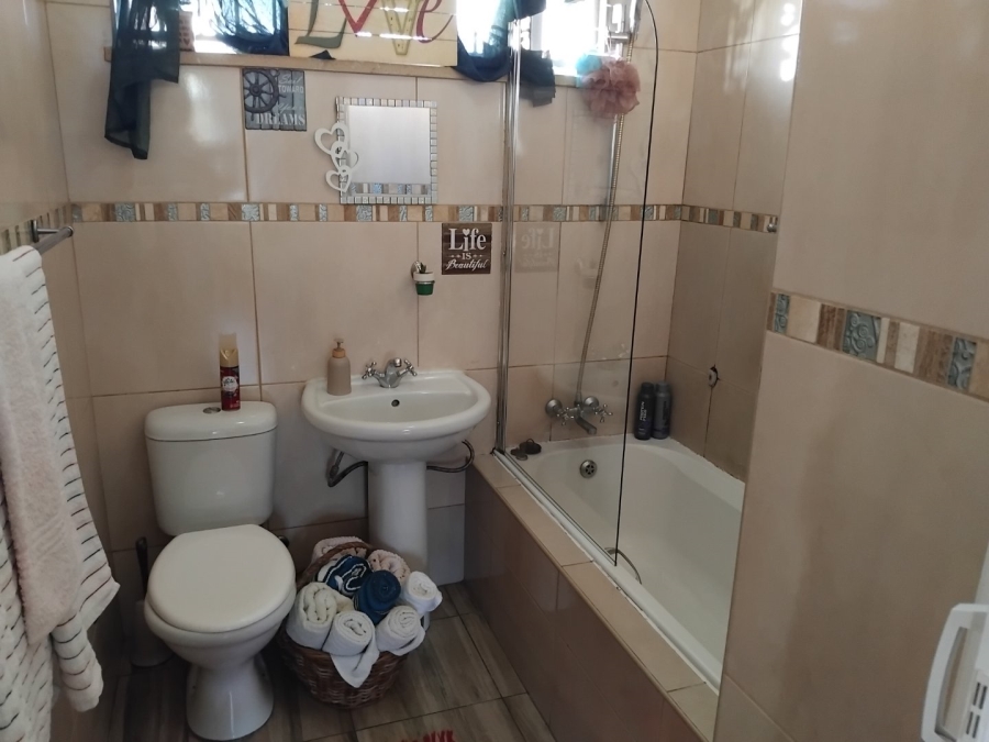 2 Bedroom Property for Sale in Sunnyridge Gauteng
