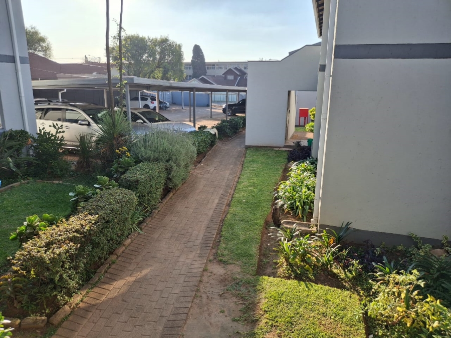 2 Bedroom Property for Sale in Robertsham Gauteng