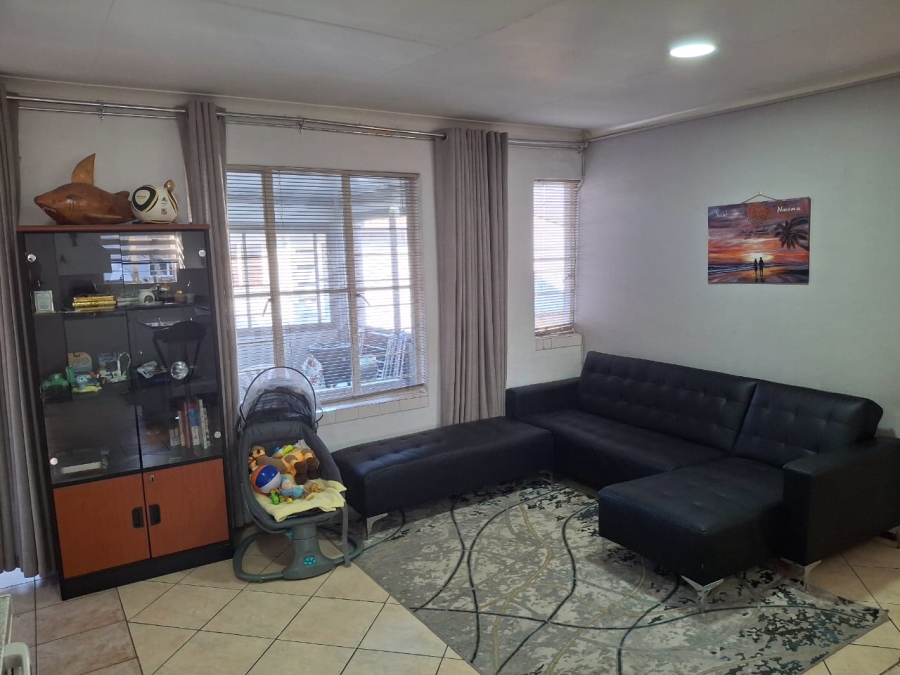 2 Bedroom Property for Sale in Robertsham Gauteng