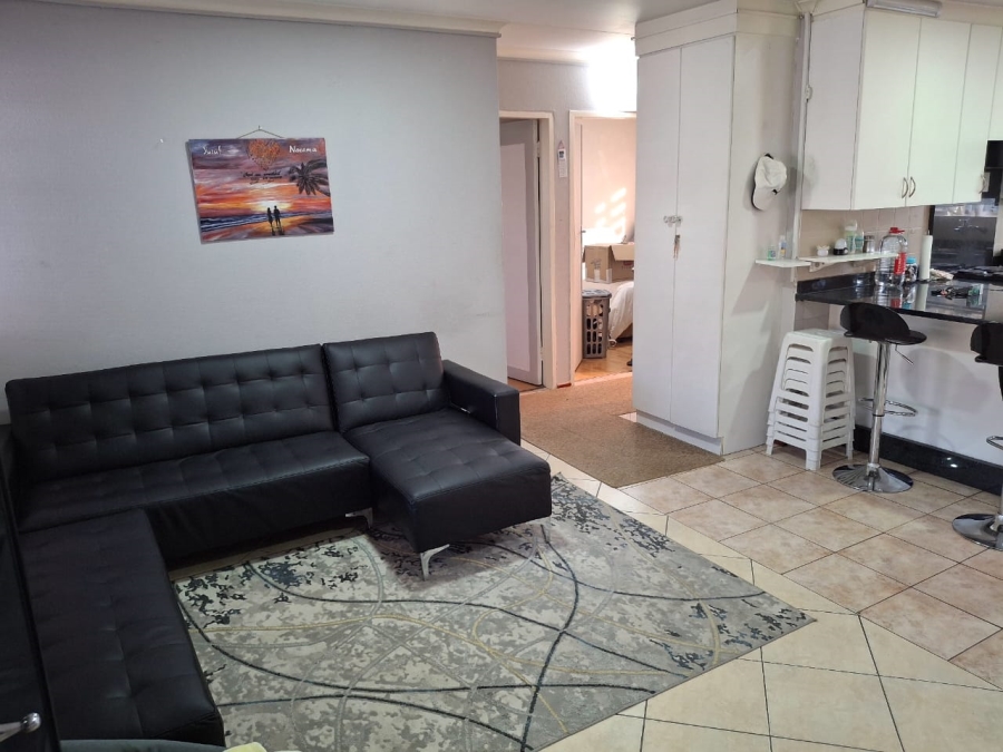 2 Bedroom Property for Sale in Robertsham Gauteng
