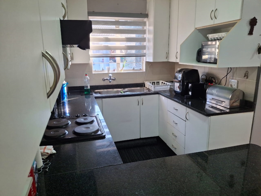 2 Bedroom Property for Sale in Robertsham Gauteng