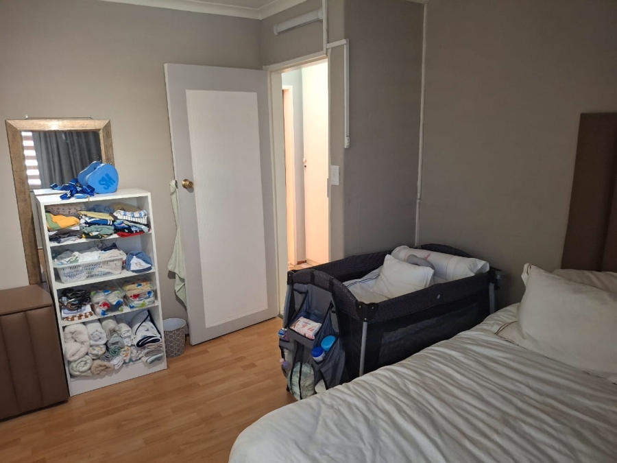 2 Bedroom Property for Sale in Robertsham Gauteng