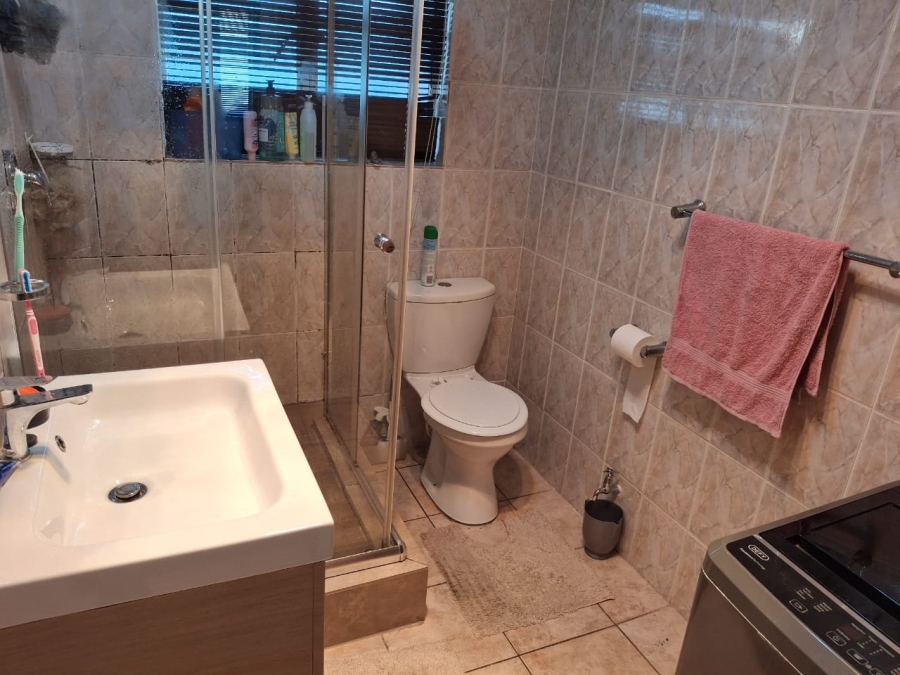 2 Bedroom Property for Sale in Robertsham Gauteng