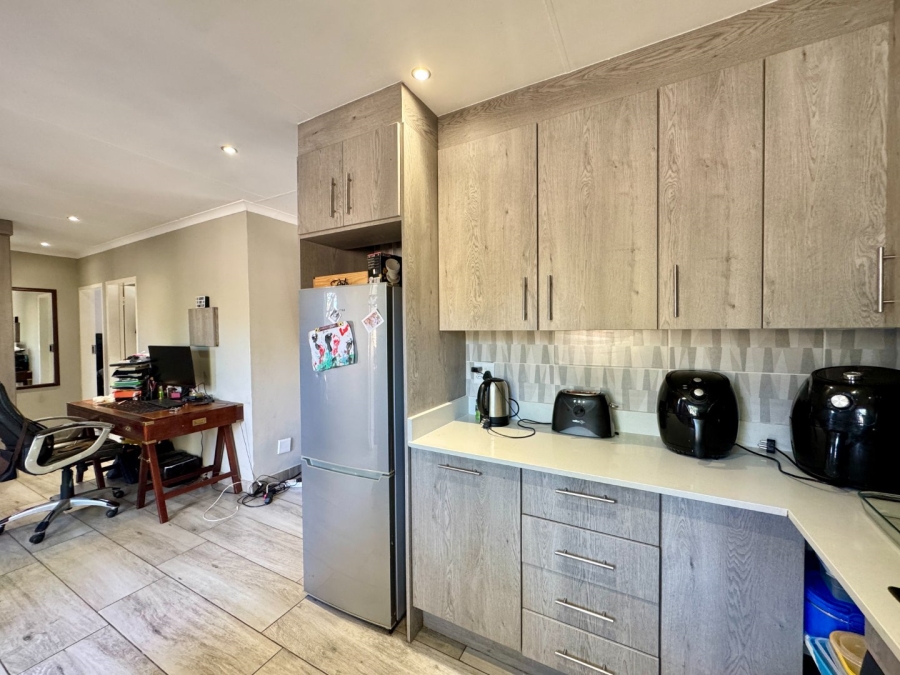 2 Bedroom Property for Sale in Pierre Van Ryneveld Gauteng