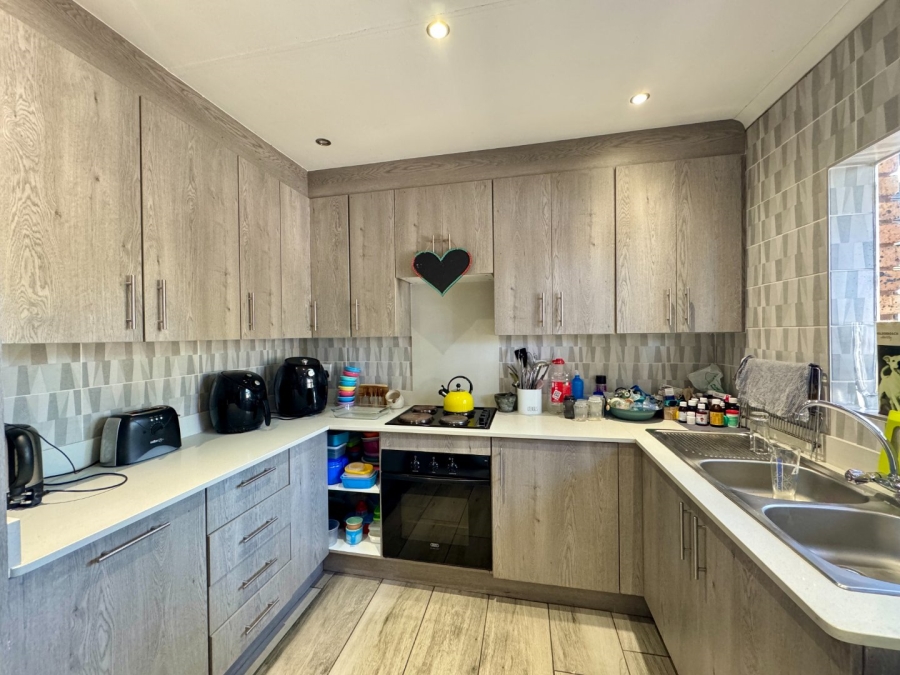 2 Bedroom Property for Sale in Pierre Van Ryneveld Gauteng