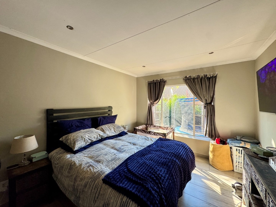 2 Bedroom Property for Sale in Pierre Van Ryneveld Gauteng