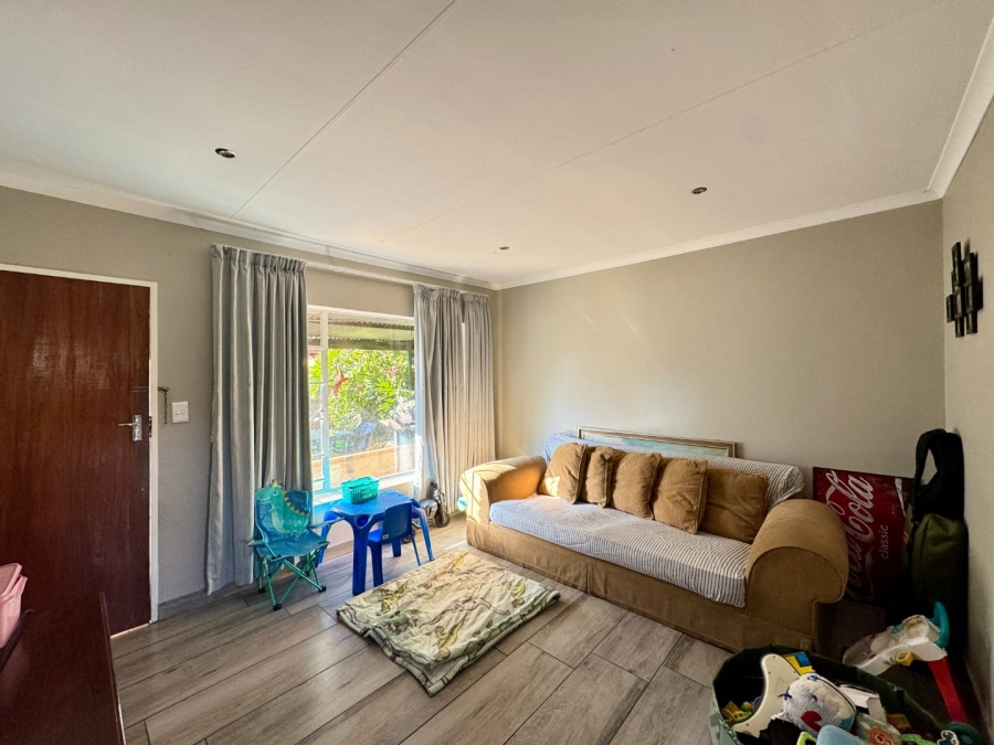 2 Bedroom Property for Sale in Pierre Van Ryneveld Gauteng