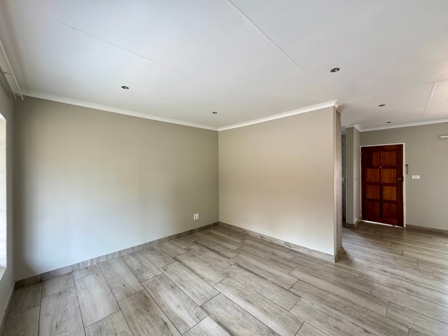2 Bedroom Property for Sale in Pierre Van Ryneveld Gauteng
