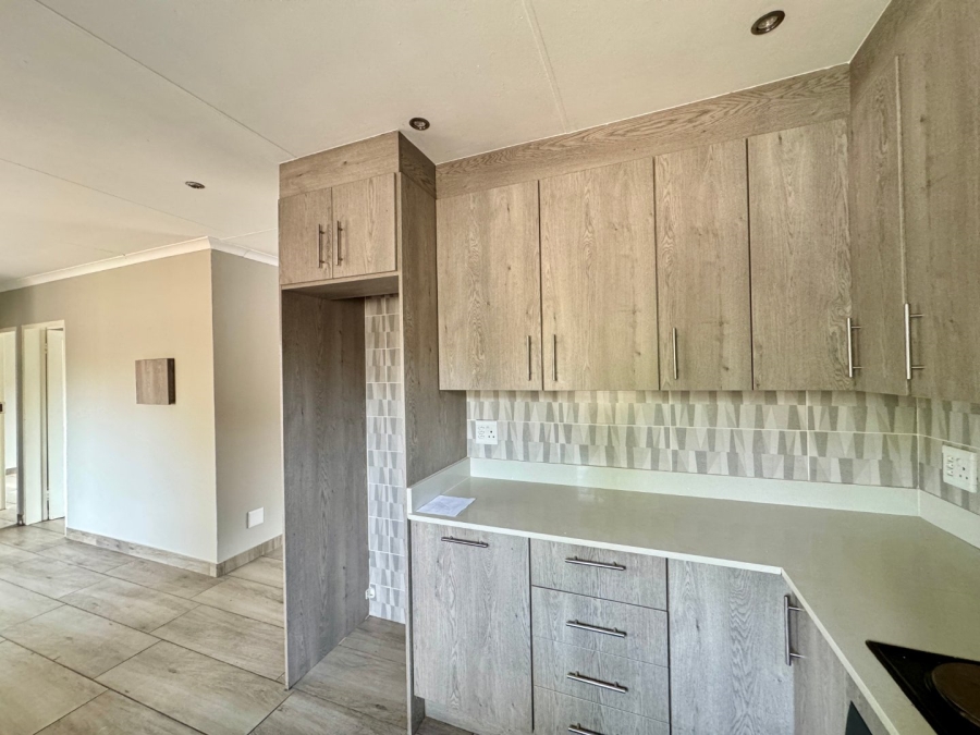 2 Bedroom Property for Sale in Pierre Van Ryneveld Gauteng