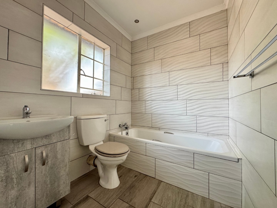 2 Bedroom Property for Sale in Pierre Van Ryneveld Gauteng