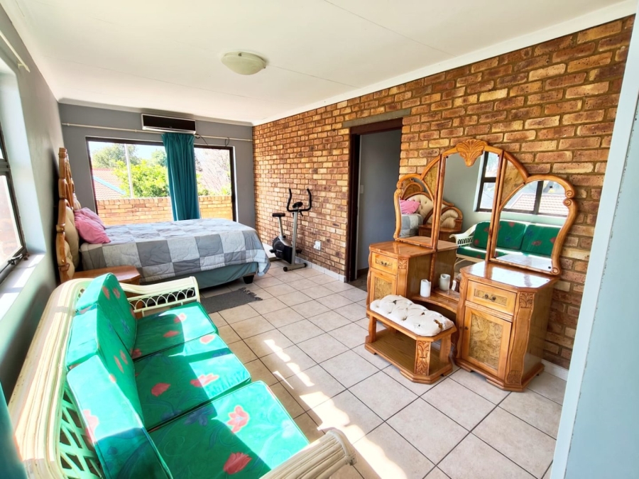 4 Bedroom Property for Sale in Vaal Marina Gauteng