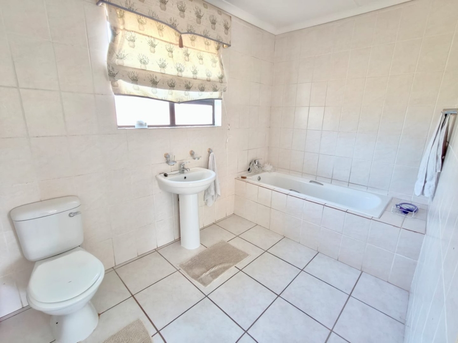 4 Bedroom Property for Sale in Vaal Marina Gauteng