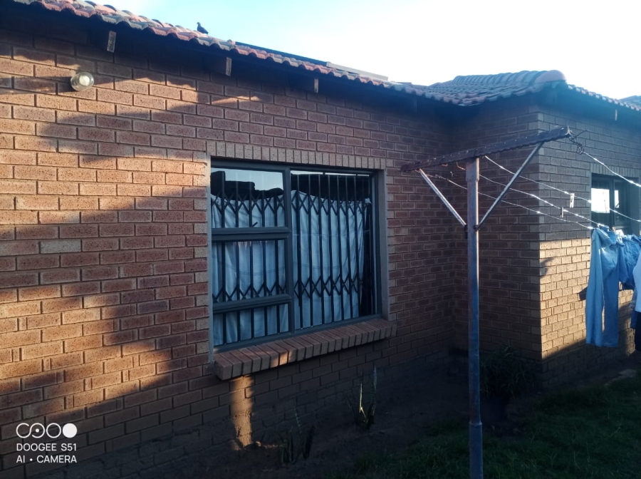 3 Bedroom Property for Sale in Mohlakeng Gauteng